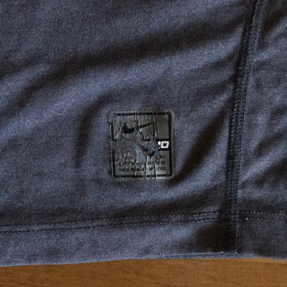 Gray Nike workout top - Picture 6 of 6
